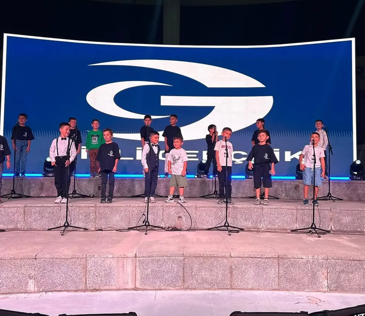 Coşkuyla Geçen Yaz Okulunun Kapanış Programı Yine Büyük Bir Heyecana Sahne Oldu