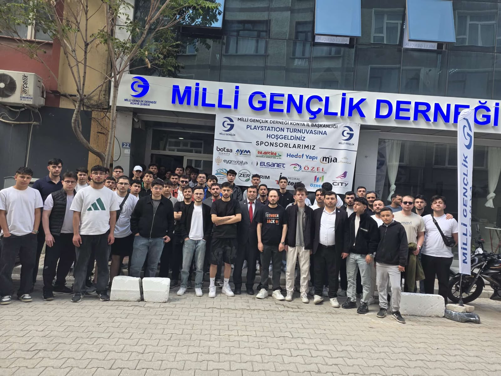 Konya'da dev katılımla Gençlere Playstation turnuvası